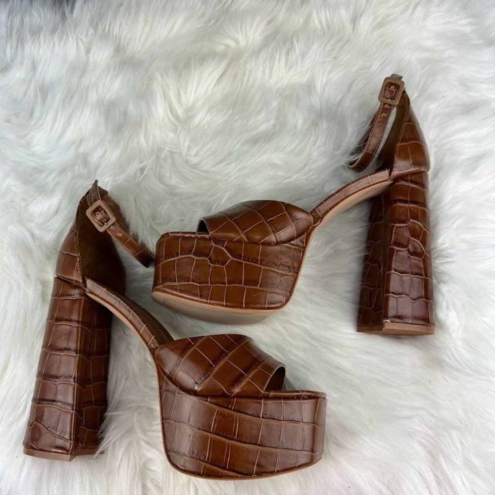 Schutz Elsie Sandal in Wood - Picture 4 of 7